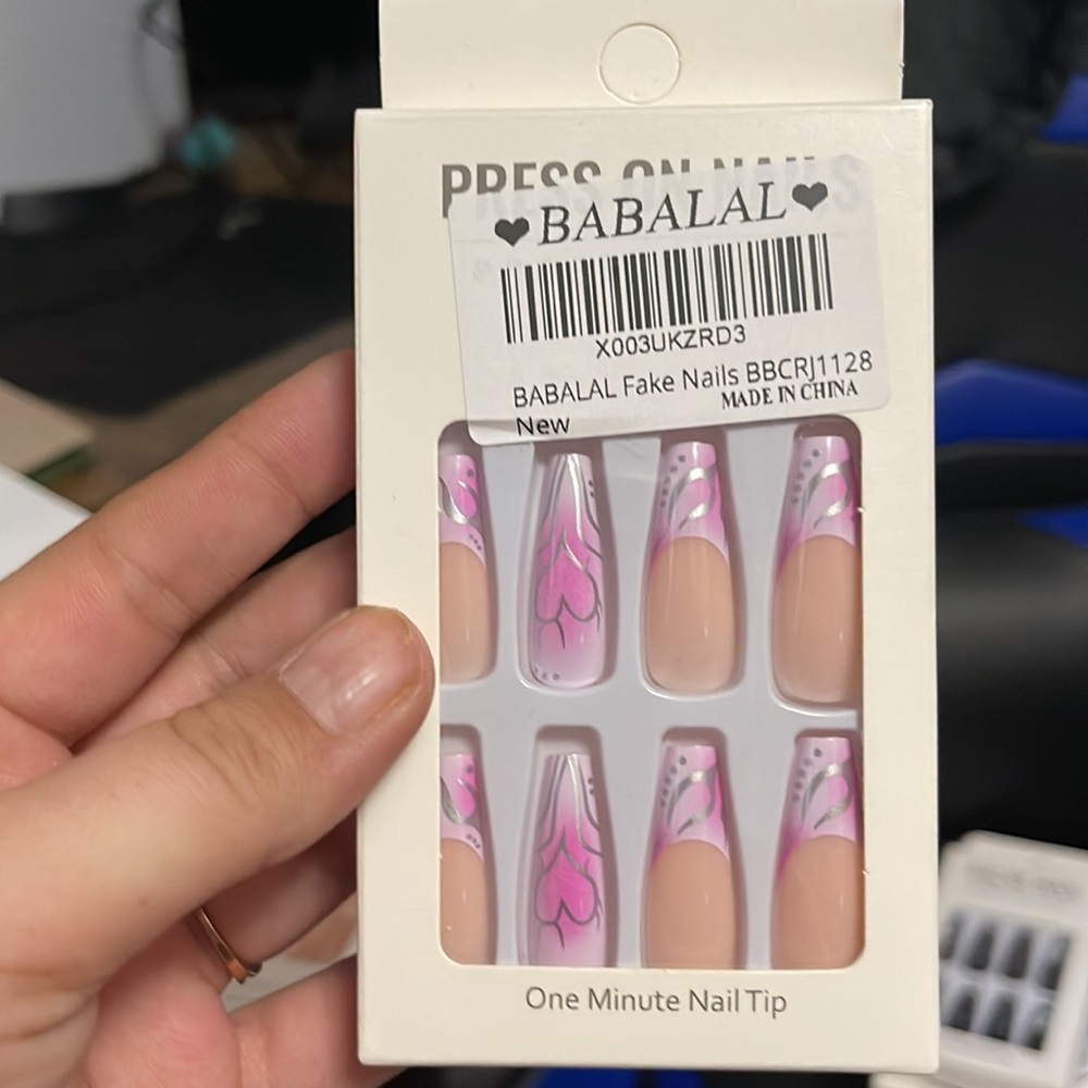 Press on nails - Picture 2 of 6